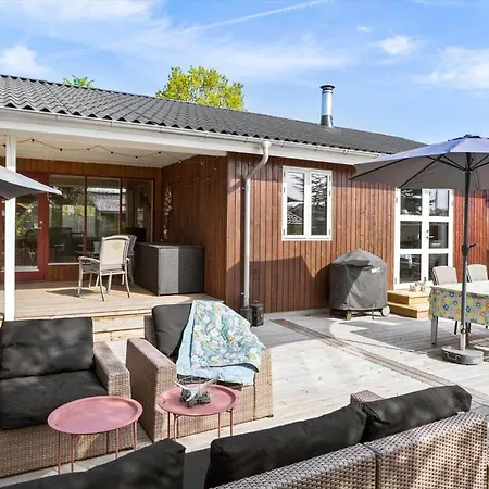 40363-juelsminde-firkanten-1 بيت للعطل